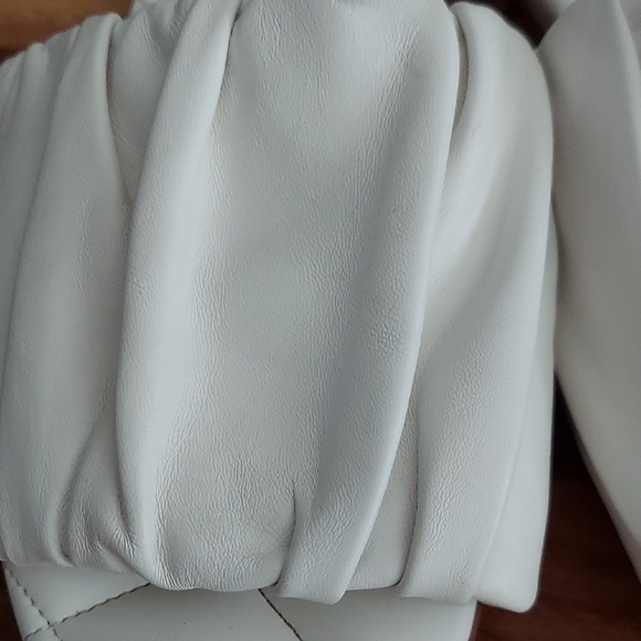 Sam Edelman White Quilted Slide Sandals, Size 9 - Picture 6 of 12